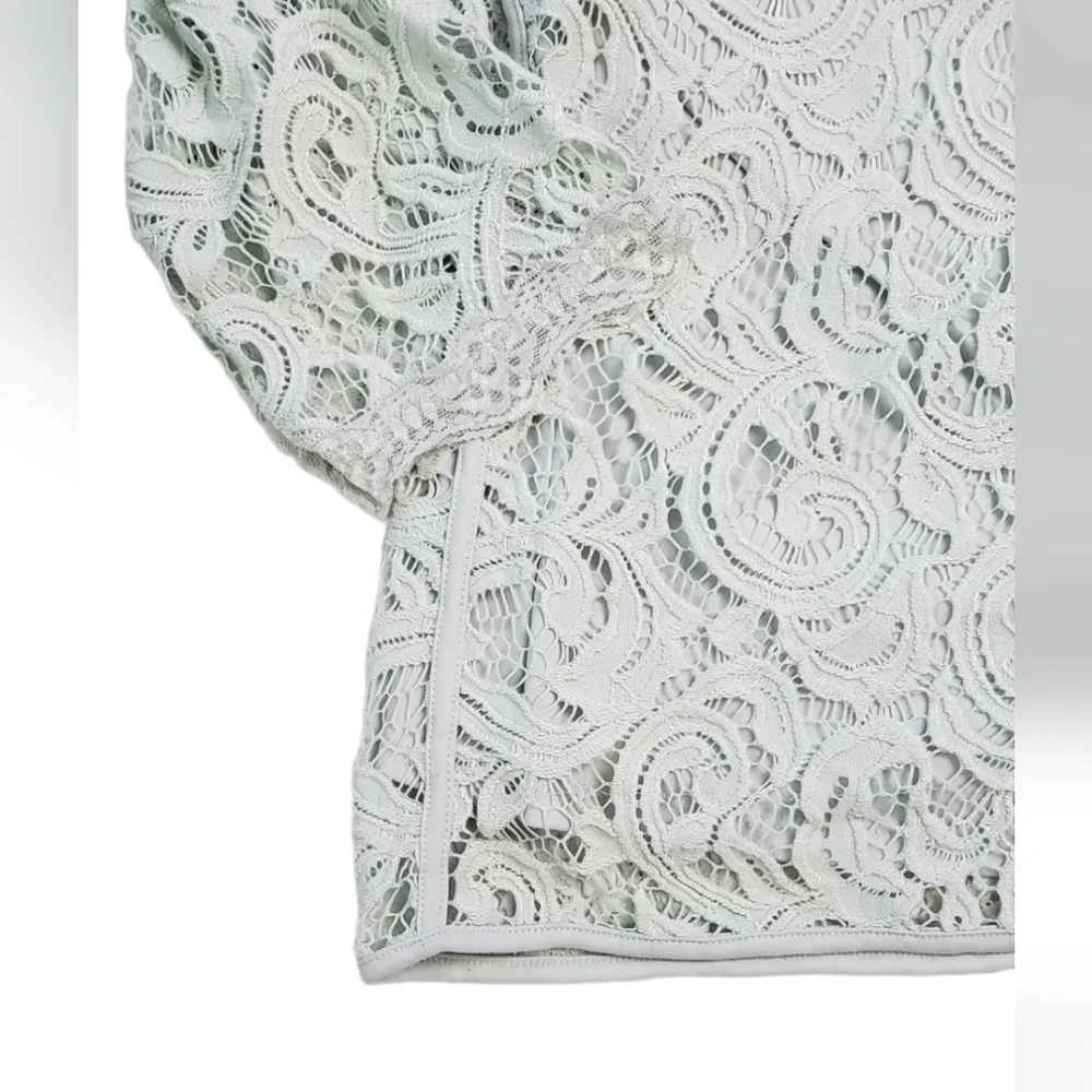 ⚪️2/$20 Adrianna Papell 3/4 Sleeve Lace Top in Gray Frost Sz L Mother Of Bride